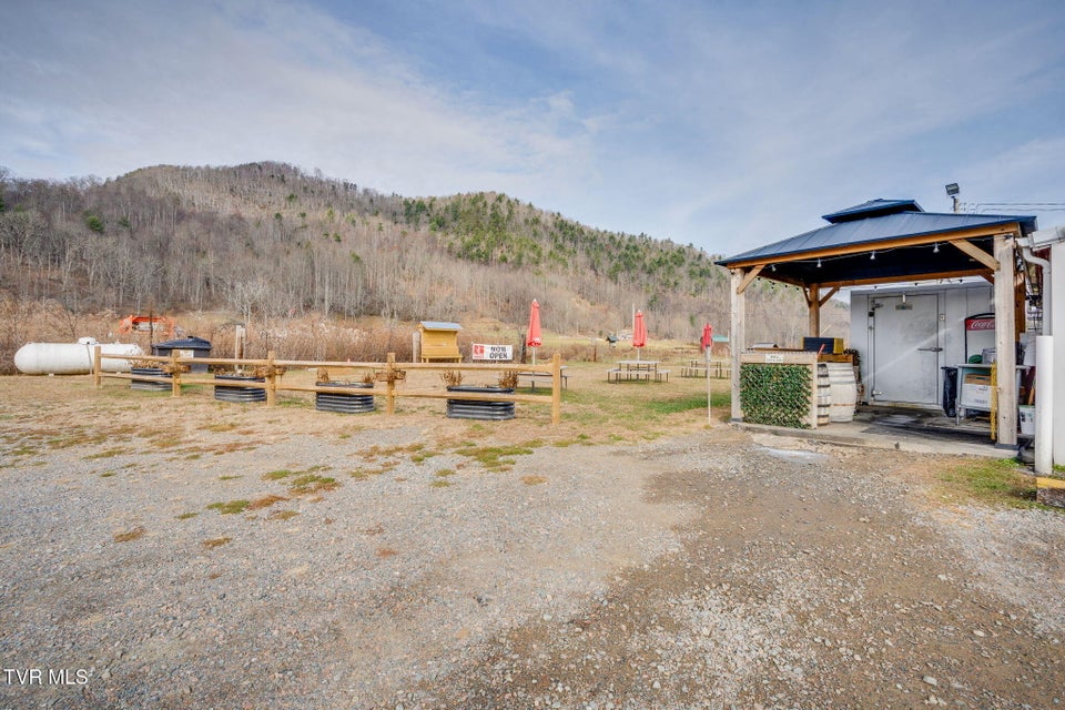 Photo #26: 4020 Roan Creek Road