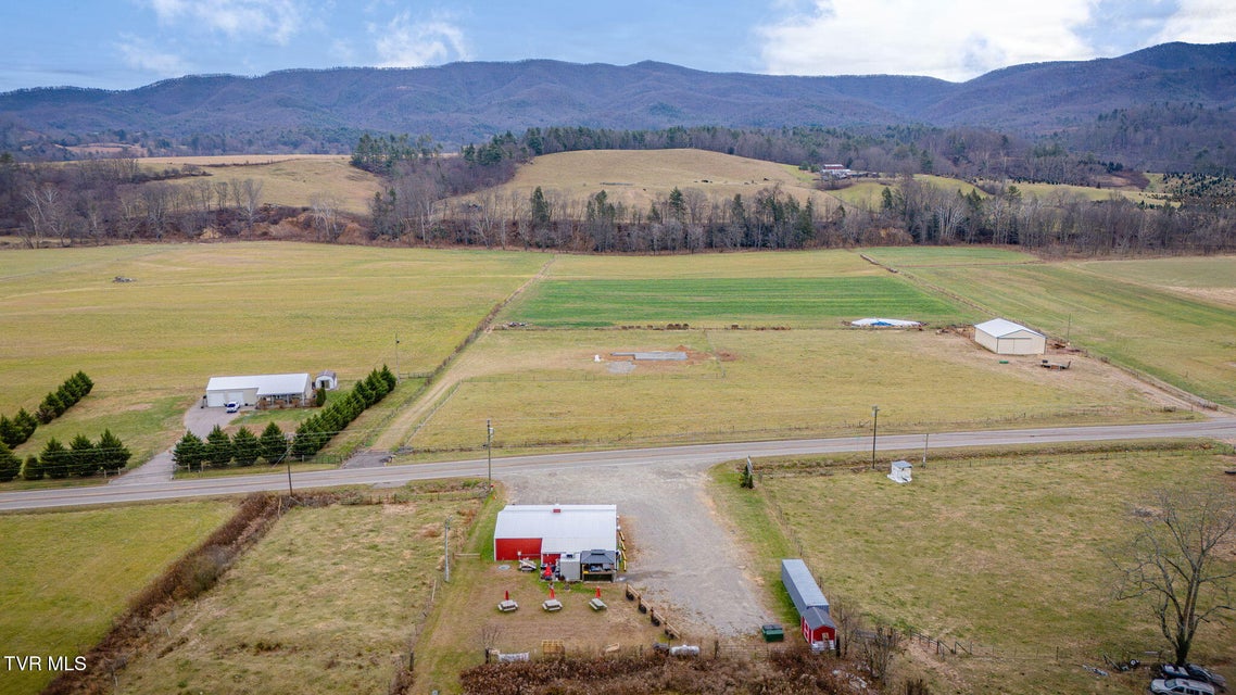 Photo #36: 4020 Roan Creek Road