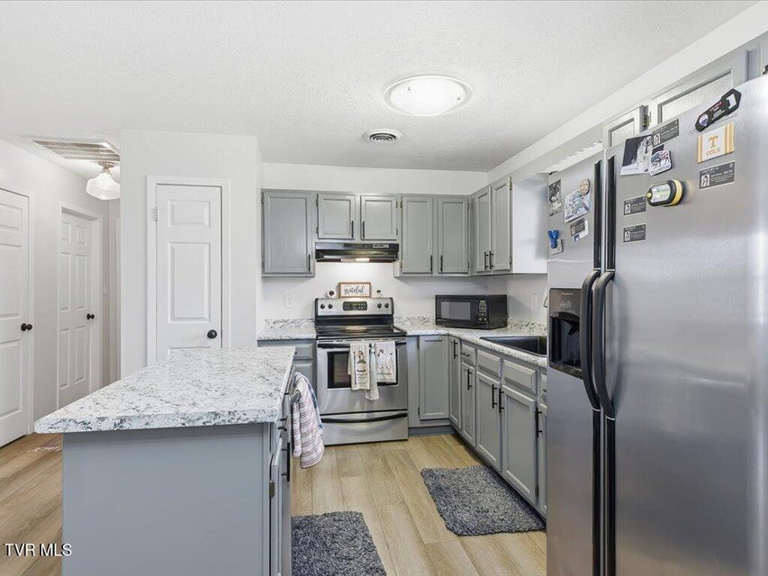 Photo #7: 1663 Meadow Spring Drive