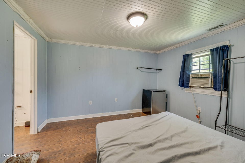 Photo #27: 23270 Denton Valley Road