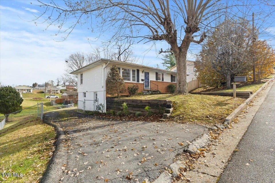 Photo #29: 614 Roan Street