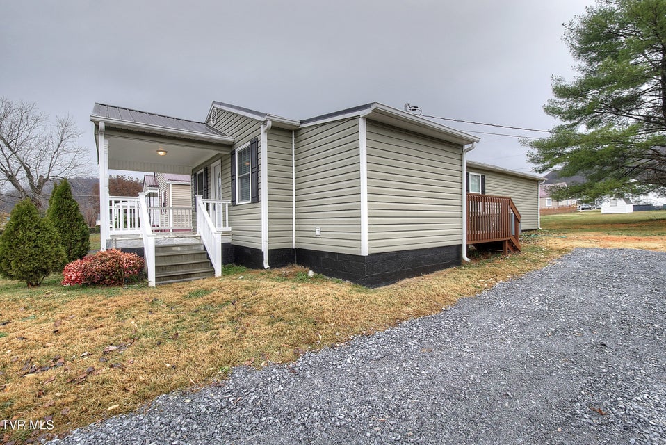 Photo #4: 1004 Dejarnette Street