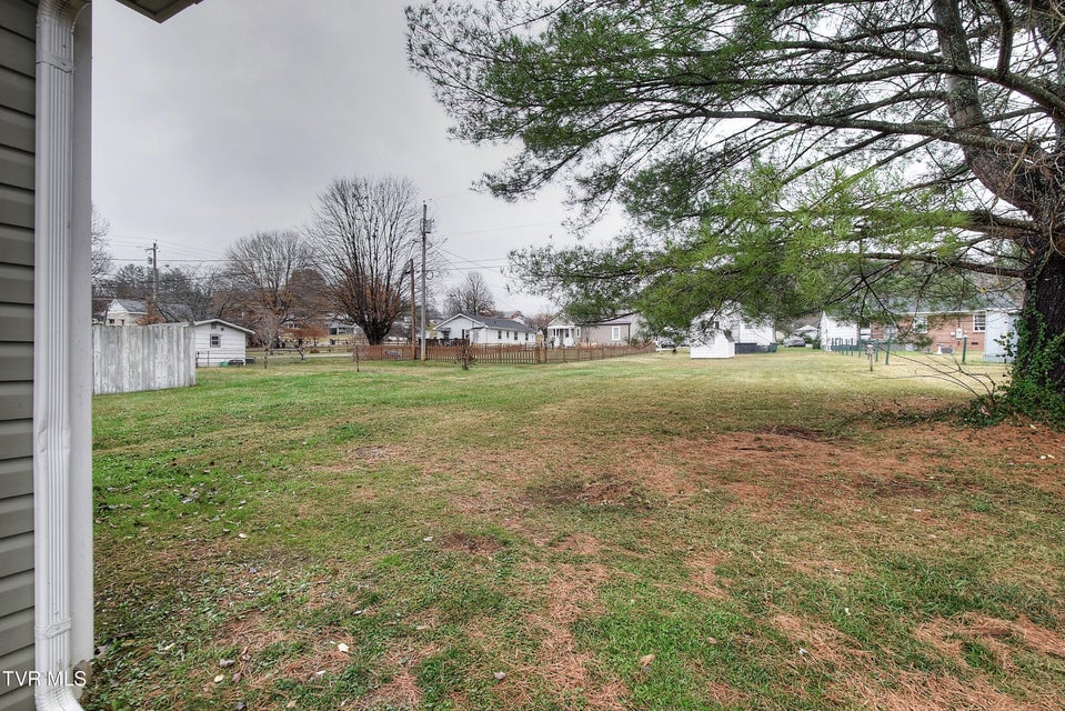 Photo #31: 1004 Dejarnette Street