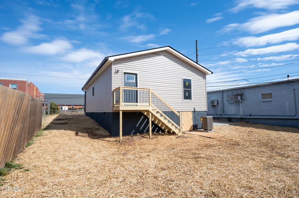 Photo #16: 504 Cedar Street