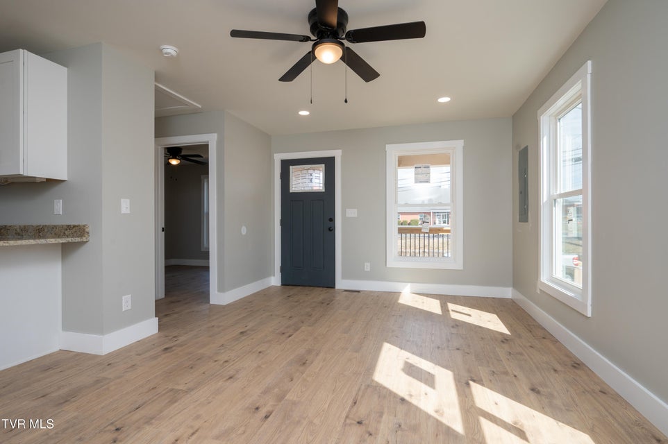 Photo #4: 504 Cedar Street