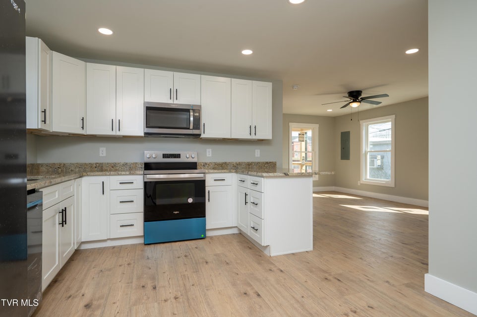 Photo #5: 504 Cedar Street