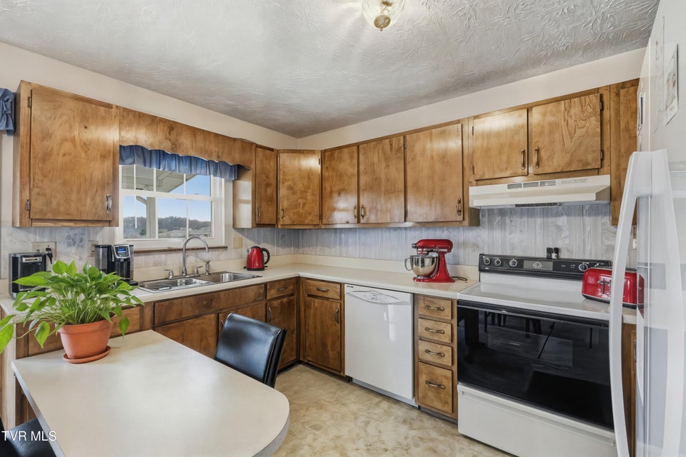 Photo #11: 3859 Newport Highway