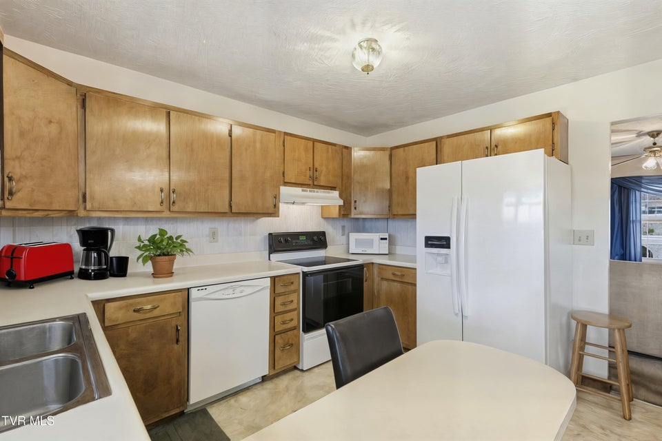 Photo #9: 3859 Newport Highway