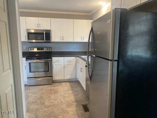 Photo #31: 2107 Valley Lane Lane