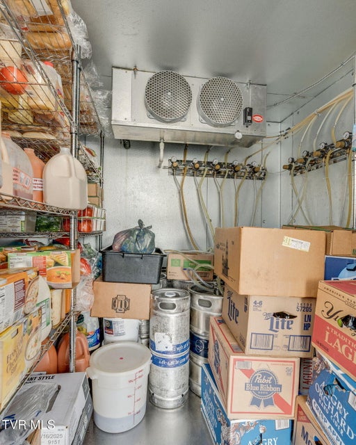 Photo #28: 4020 Roan Creek Road