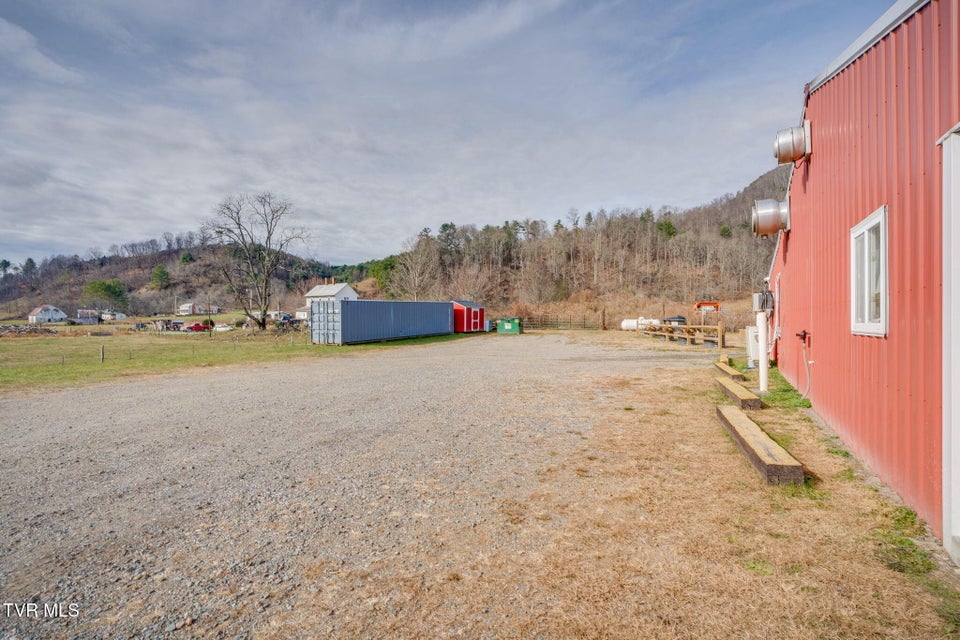 Photo #31: 4020 Roan Creek Road