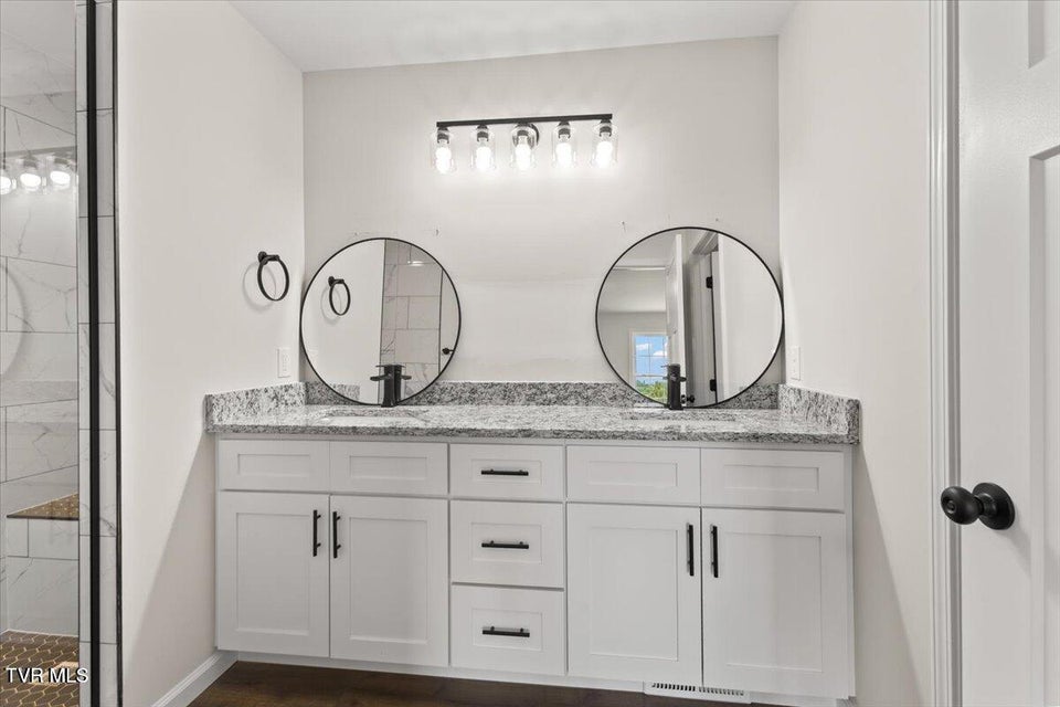 Photo #17: 218 Old Siam Road