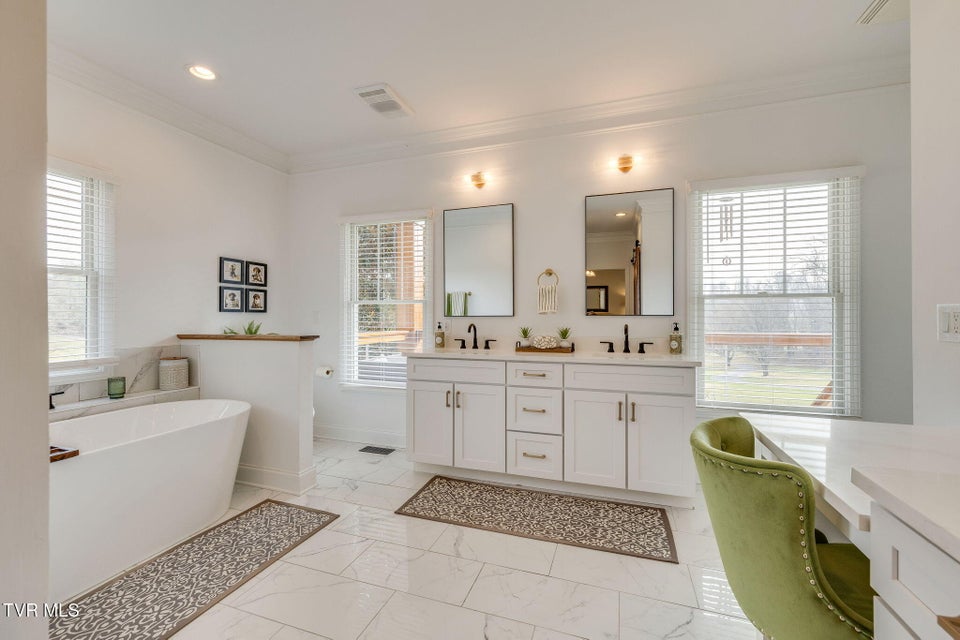 Photo #33: 367 Isley Drive