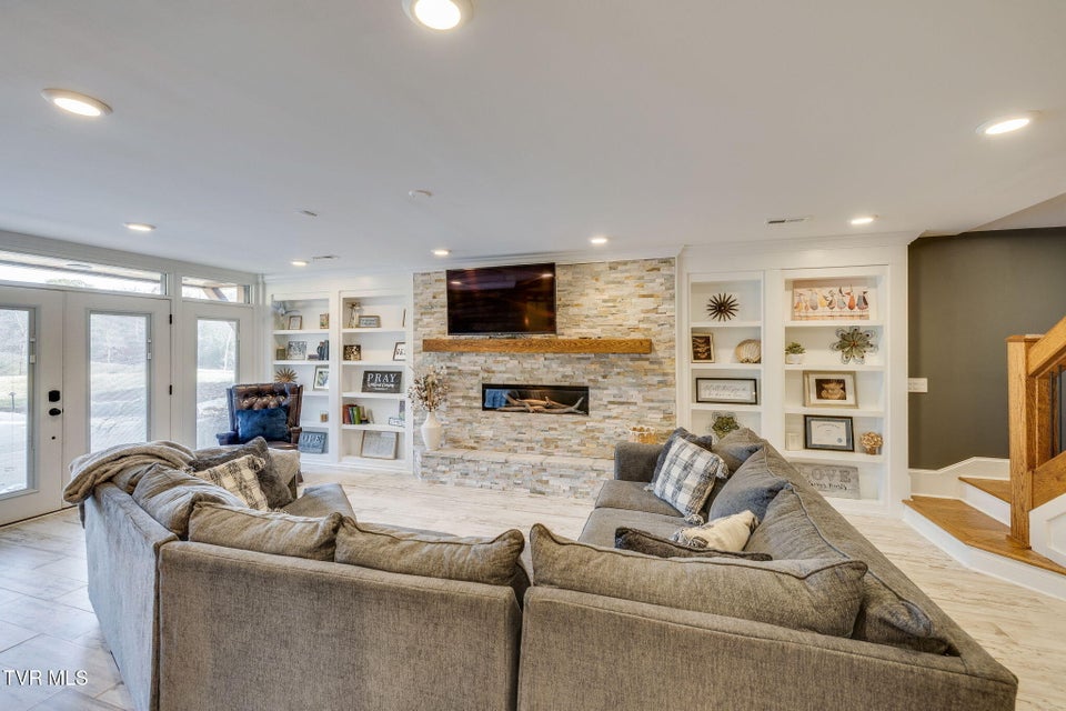 Photo #50: 367 Isley Drive