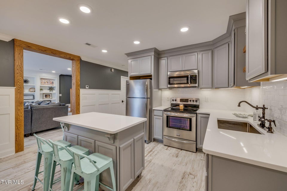 Photo #53: 367 Isley Drive