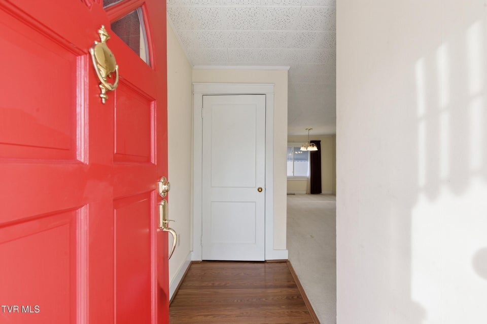 Photo #5: 328 Lincoln Avenue