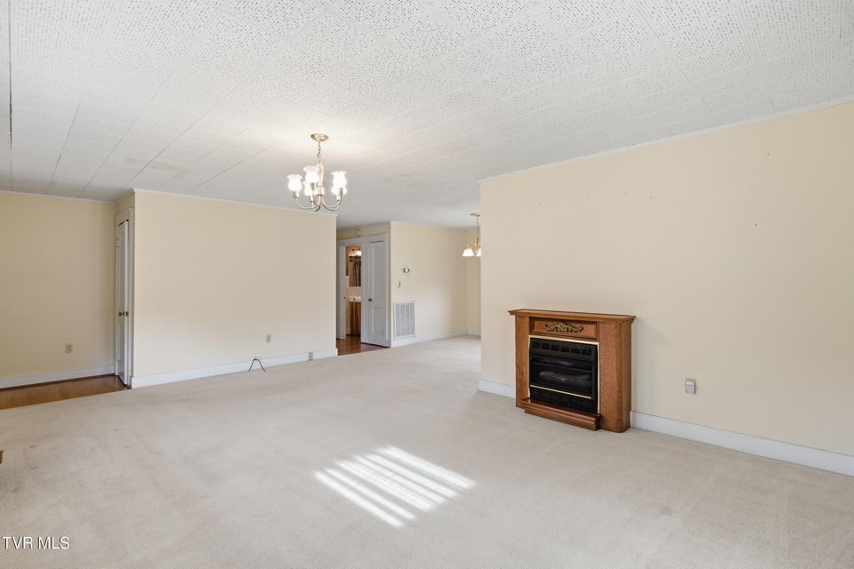 Photo #8: 328 Lincoln Avenue