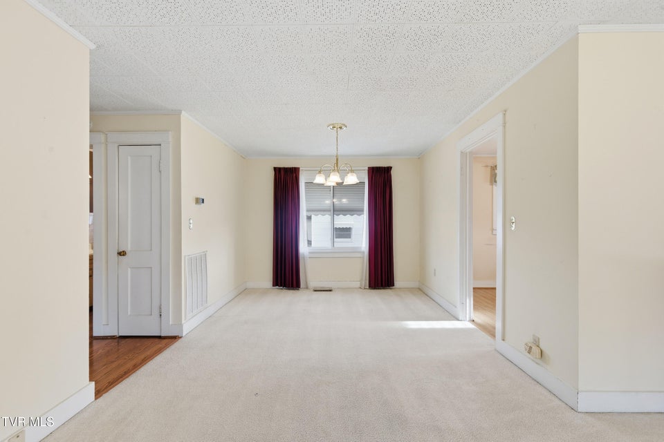 Photo #7: 328 Lincoln Avenue