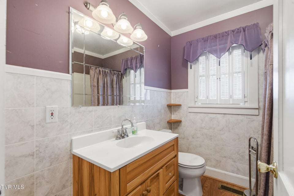 Photo #12: 328 Lincoln Avenue