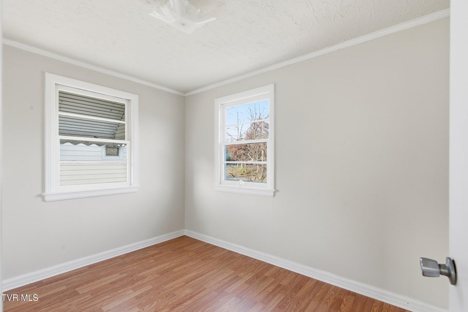 Photo #29: 328 Lincoln Avenue