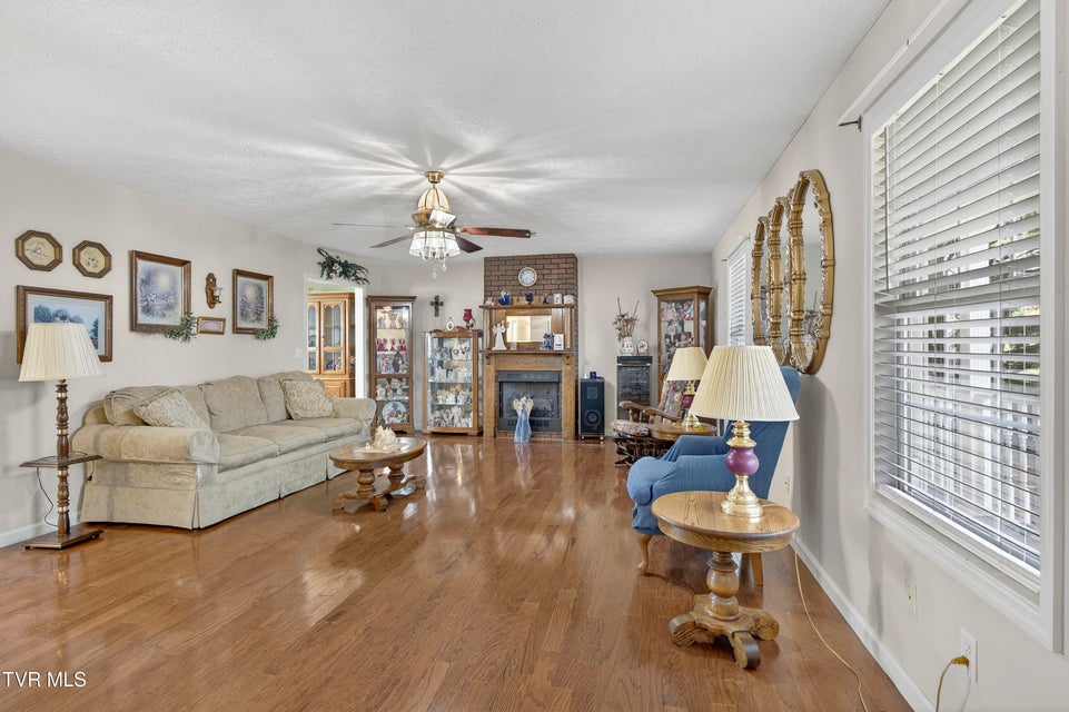 Photo #10: 15002 Peaceful Valley Road Road