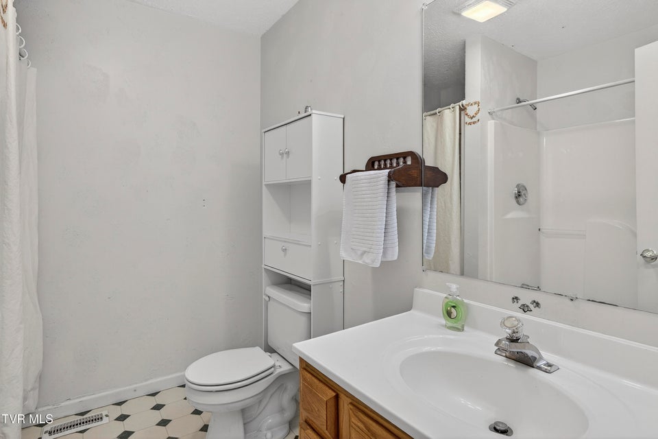 Photo #17: 15002 Peaceful Valley Road Road