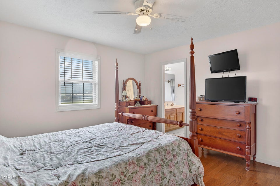 Photo #23: 15002 Peaceful Valley Road Road