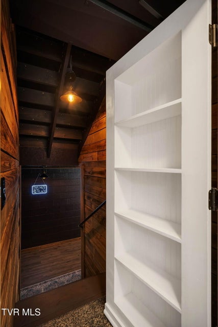 Photo #37: 609 Live Oak Court