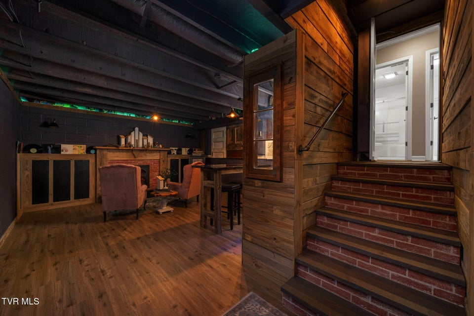 Photo #38: 609 Live Oak Court