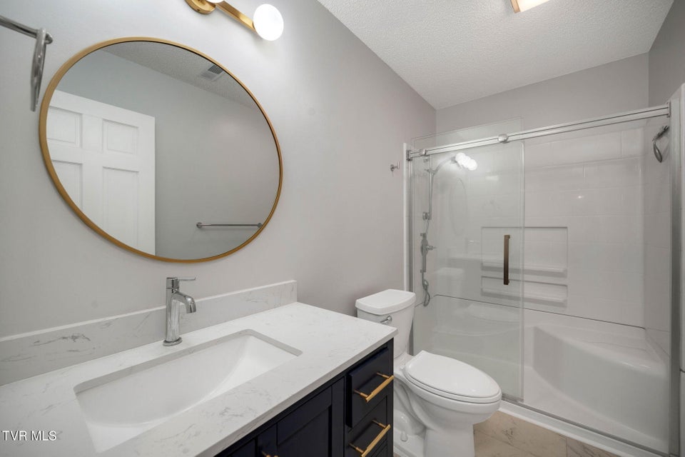 Photo #33: 609 Live Oak Court