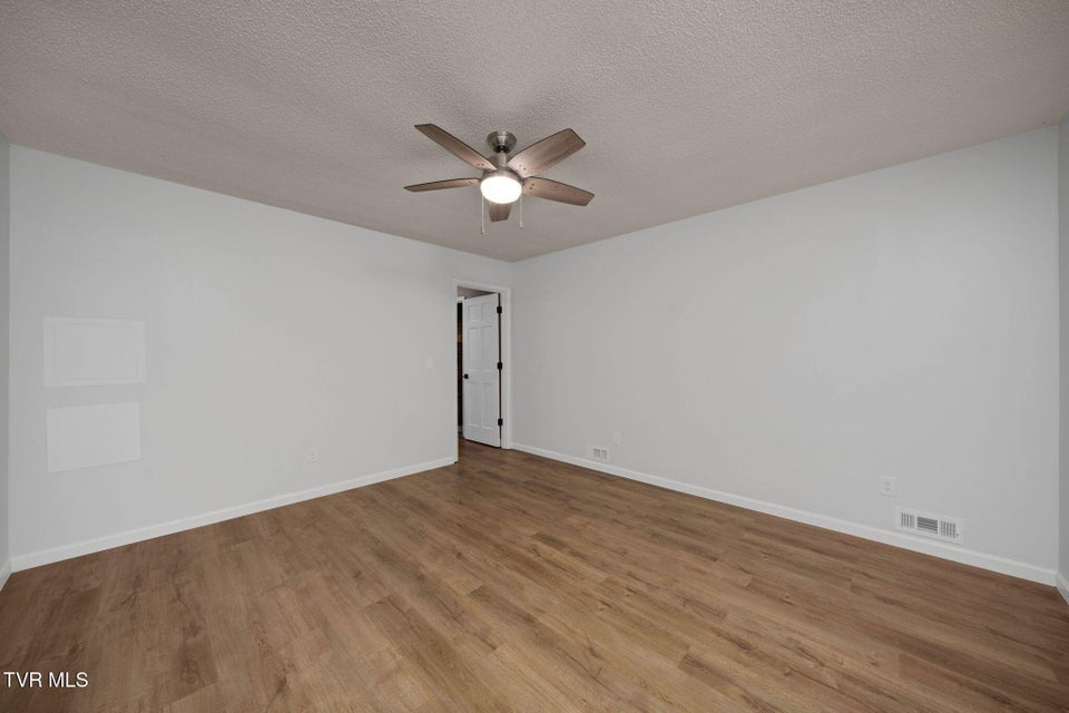 Photo #36: 609 Live Oak Court