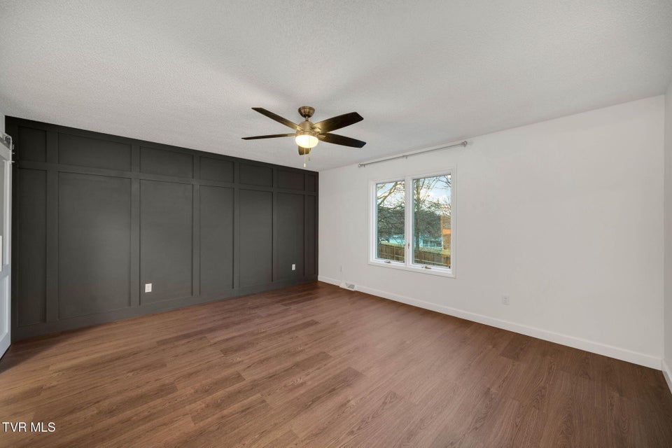 Photo #17: 609 Live Oak Court