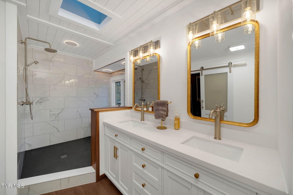 Photo #20: 609 Live Oak Court