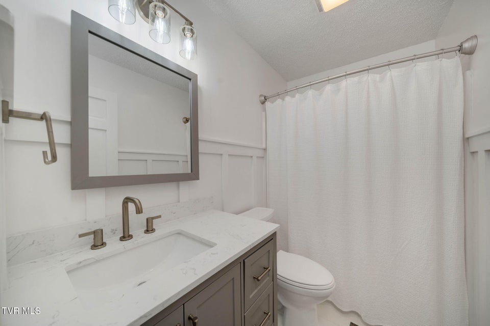 Photo #28: 609 Live Oak Court