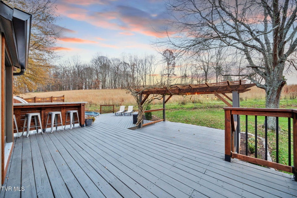 Photo #43: 609 Live Oak Court