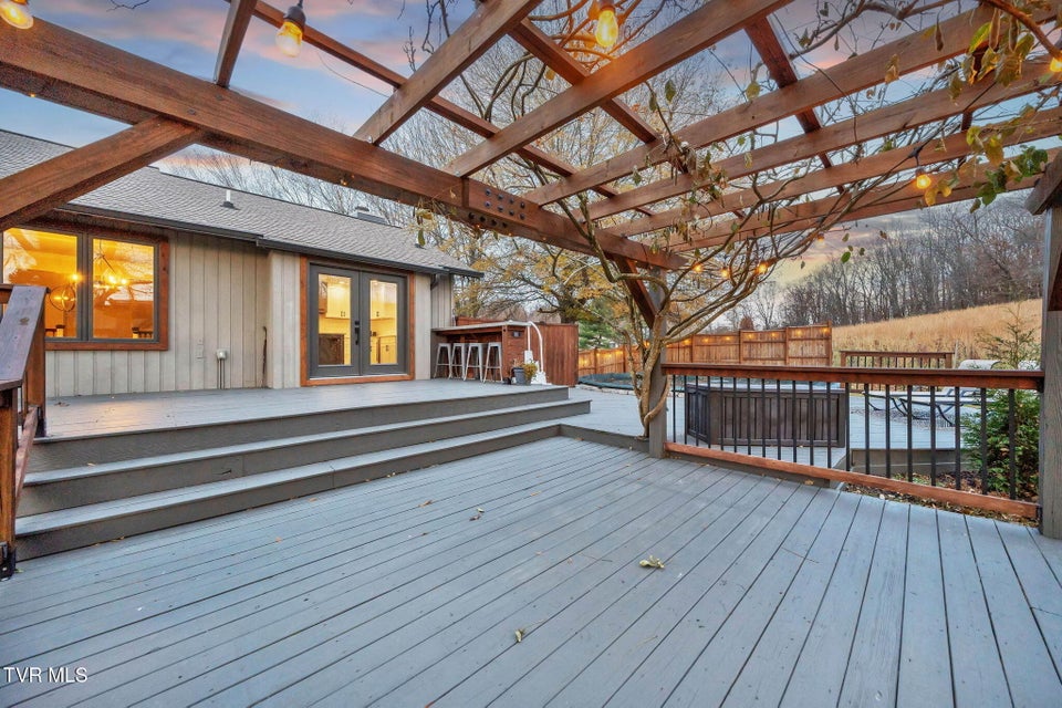 Photo #46: 609 Live Oak Court