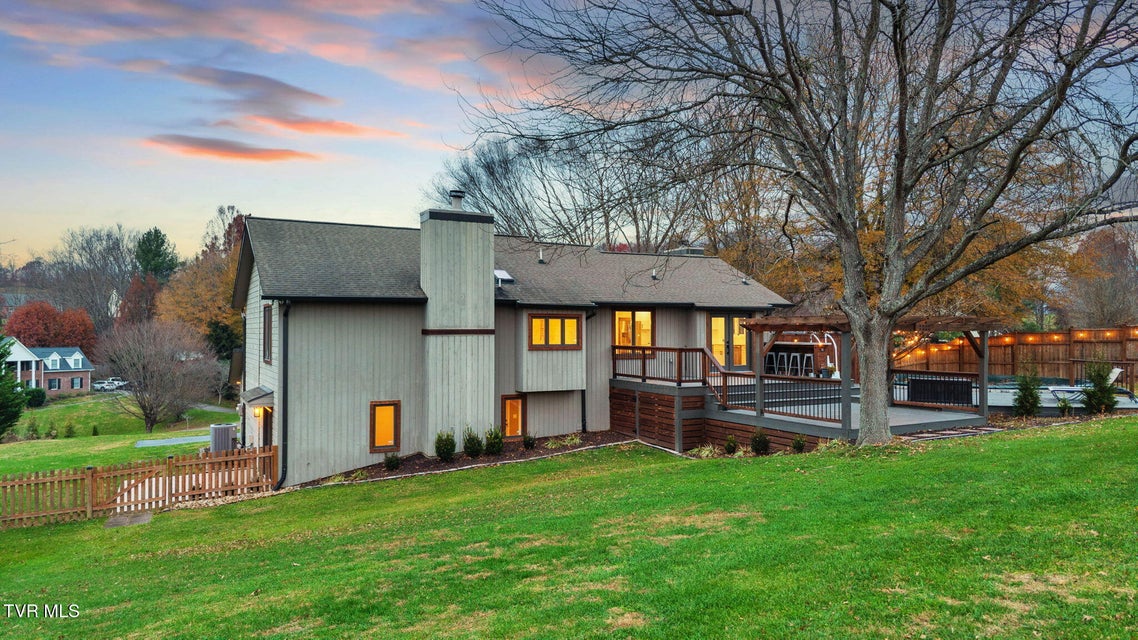 Photo #51: 609 Live Oak Court