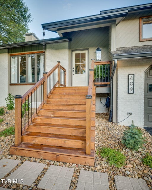 Photo #7: 609 Live Oak Court