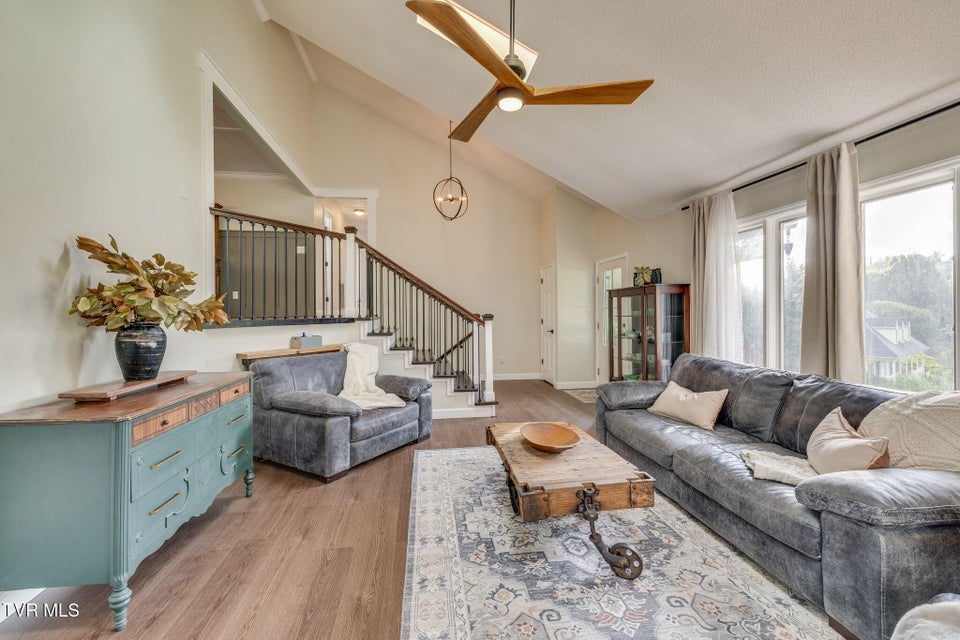 Photo #11: 609 Live Oak Court