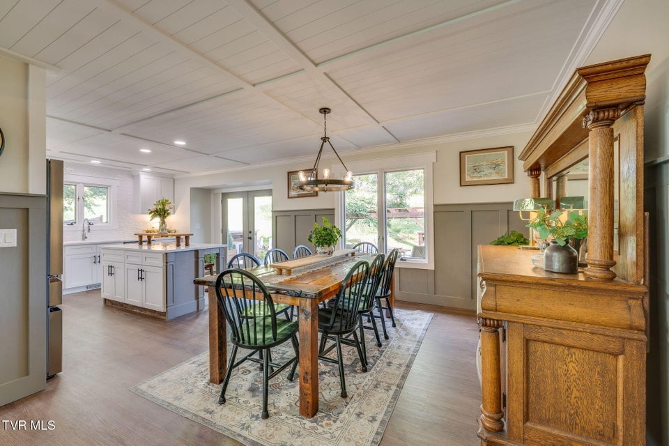 Photo #13: 609 Live Oak Court