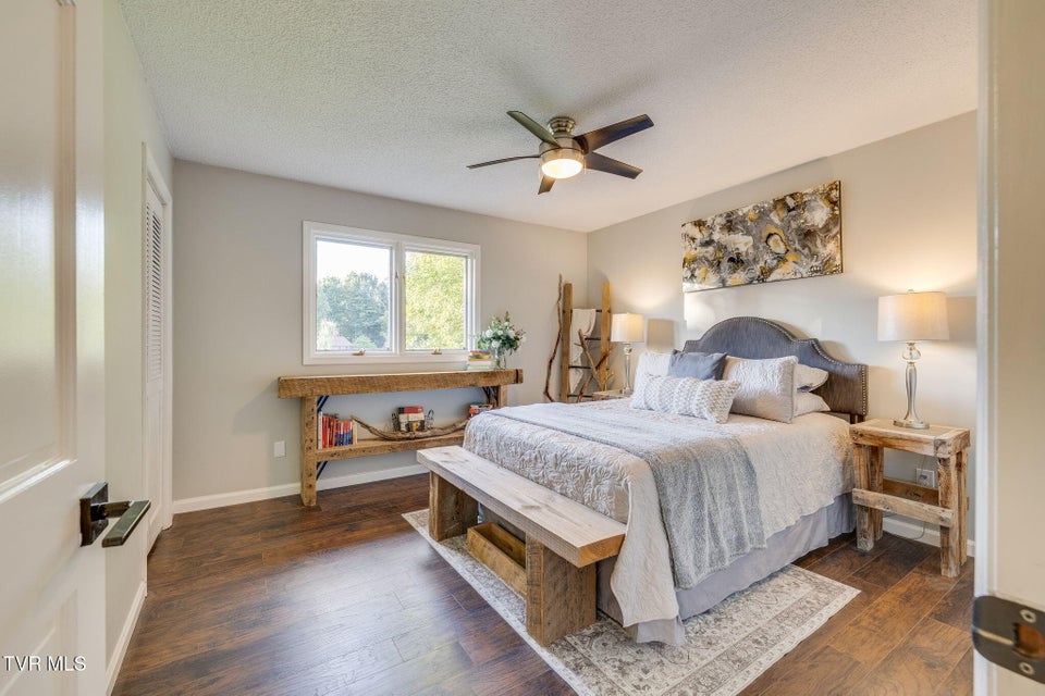 Photo #24: 609 Live Oak Court