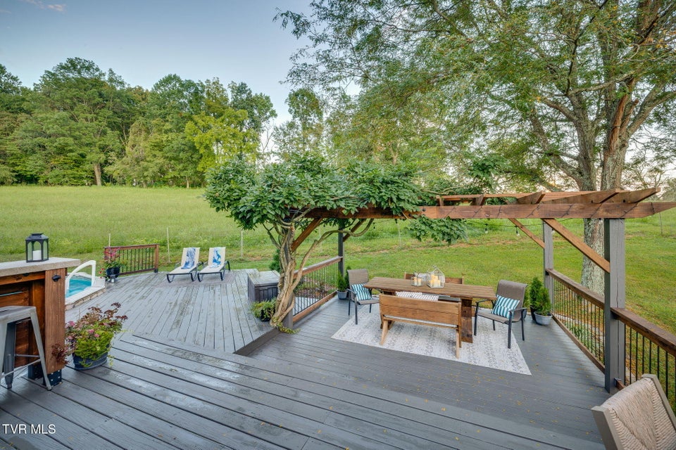 Photo #44: 609 Live Oak Court