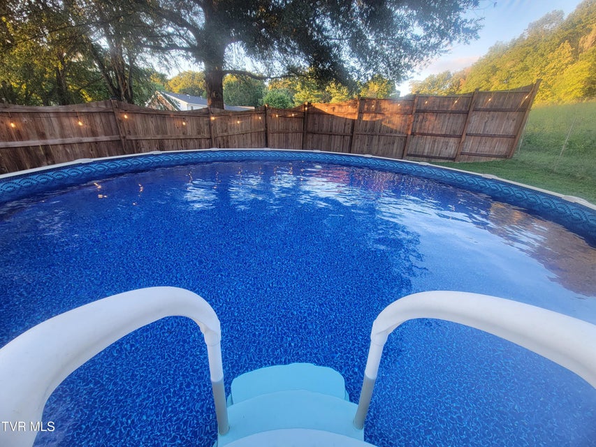 Photo #53: 609 Live Oak Court