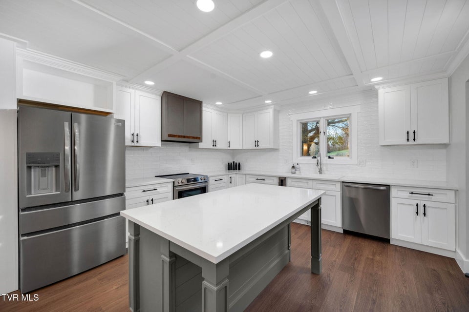 Photo #15: 609 Live Oak Court