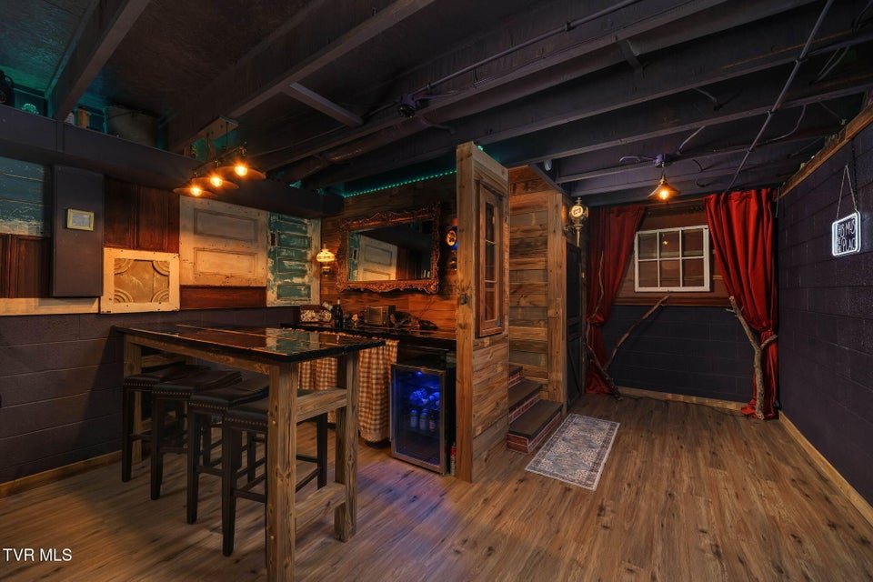 Photo #41: 609 Live Oak Court