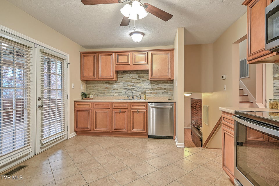 Photo #11: 220 Eastwood Drive