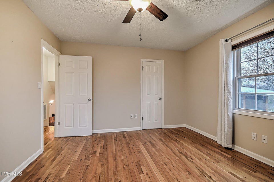 Photo #17: 220 Eastwood Drive