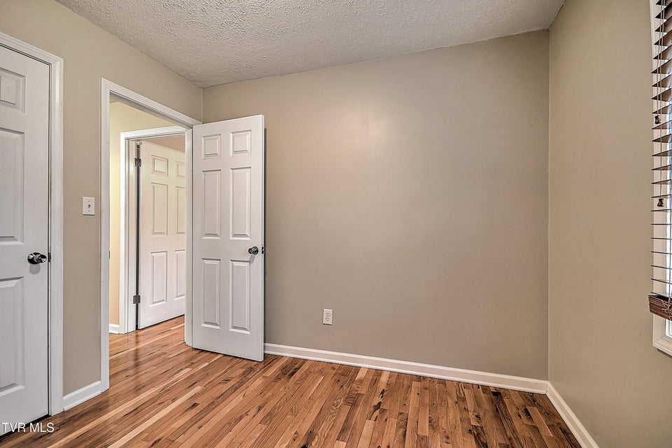 Photo #26: 220 Eastwood Drive