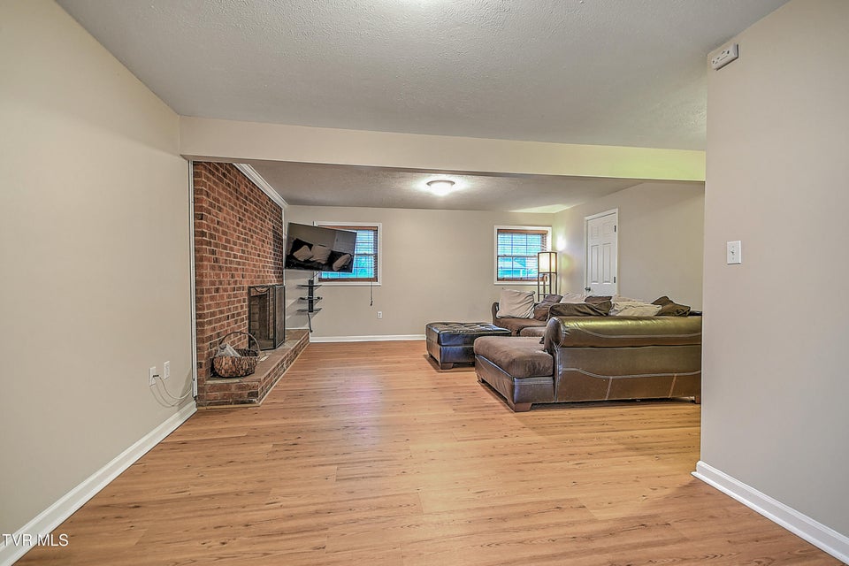 Photo #33: 220 Eastwood Drive