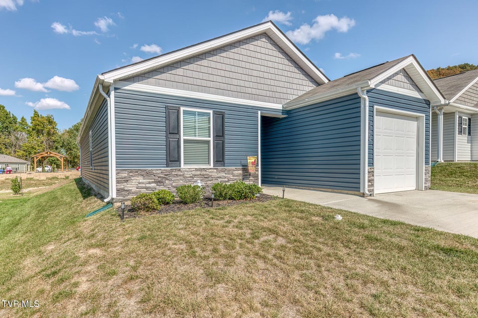 Photo #25: 1123 Clearwater Lane